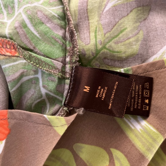 Hawaiian Cotton M Blouse with a small peplum - Picture 6 of 11